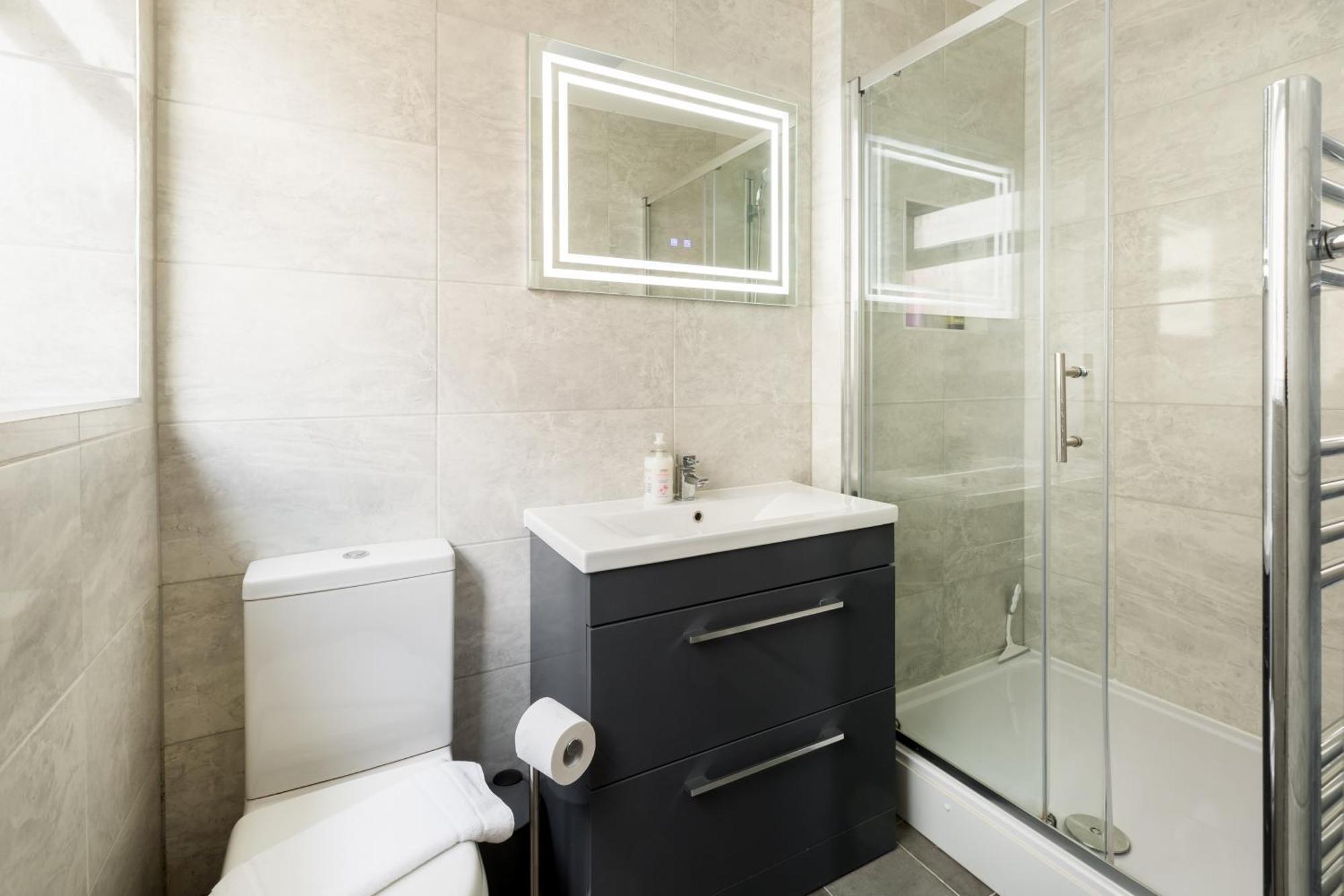 1-Bedroom Apartment In Leamington Spa With Free Parking Eksteriør billede